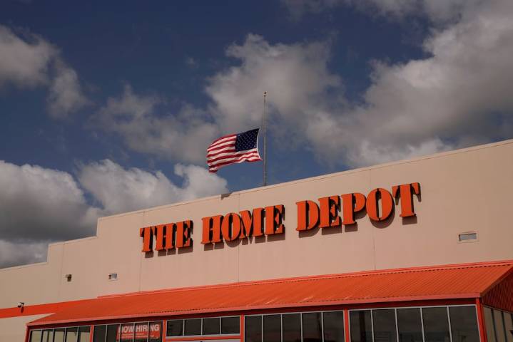 Home Depot responde al boicot del Día de Acción de Gracias: “No estamos coordinando con ICE ni con la Patrulla Fronteriza”