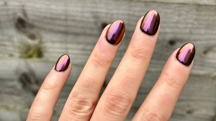 Uñas metálicas cortas: 6 diseños futuristas que aportan elegancia y alargan visualmente las manos