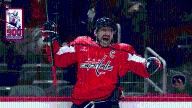 Ovechkin becomes 1st player in NHL history with 900 goals