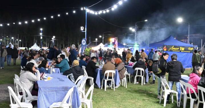 Exitoso cierre del Festival de la Sidra 2025 en Roca: Turf brilló en el escenario