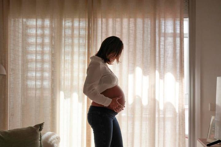 Los nacimientos en España registran un nuevo mínimo histórico con 318.005 en 2024