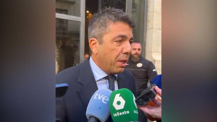 Mazón se reafirma: fue andando desde el parking al Palau aunque no precisa las horas