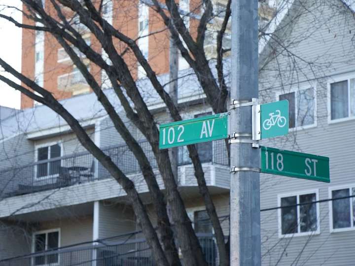 One dead after apartment fire in Edmonton's Oliver neighbourhood