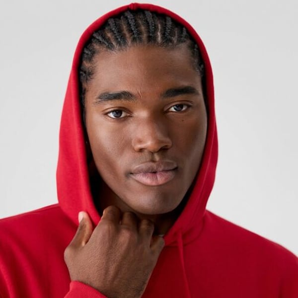 Gap beats quarterly sales expectations on marketing