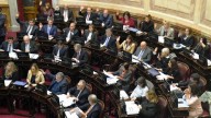 El peronismo presiona para sesionar y aprobar los cambios que limitan los DNU antes del recambio del Senado