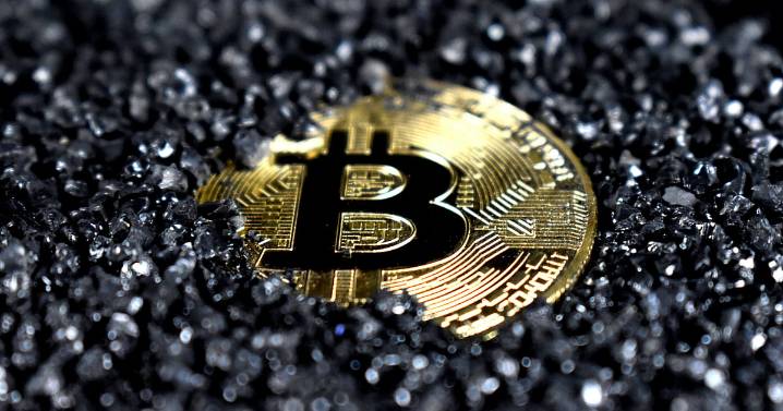 Crypto Market Freefall Triggers Meme Fest: ‘Record Surge In McDonald’s Job Applications’