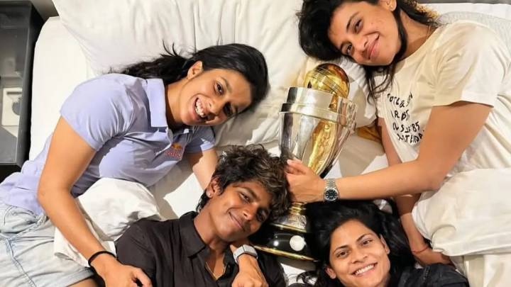 Jemimah, Smriti & the girls captured in cozy candid trophy moments after India’s historic win