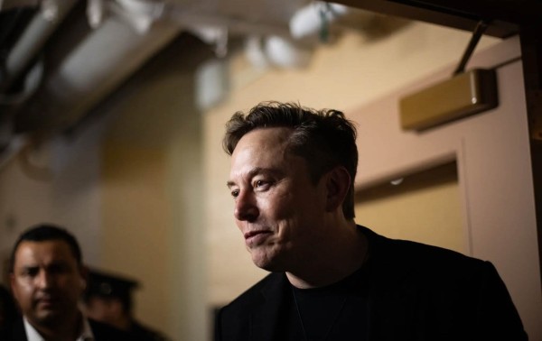 Musk gana un paquete salarial de 1 billón de dólares, creando una división en la percepción de la riqueza en EU