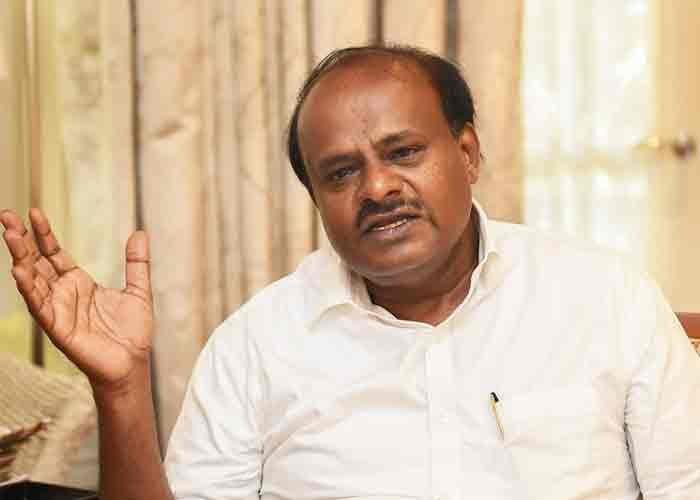 Video of Namaz at Bengaluru Airport sparks criticism; Kumaraswamy calls for dedicated prayer space