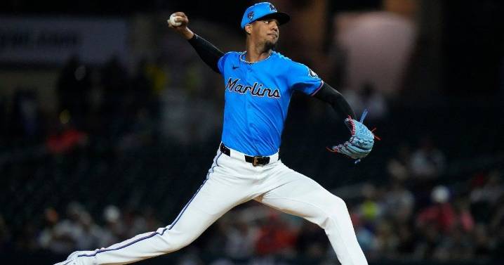 Marlins retomarán negociaciones para extender el contrato de Eury Pérez este invierno