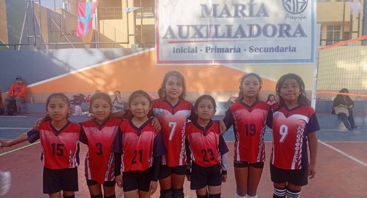 Arequipa: Pequeñas guerreras del voleibol Sub