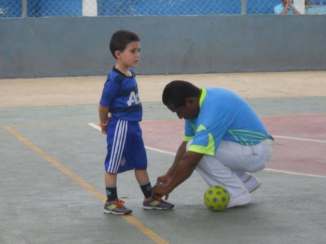 Una piedra en cada mano