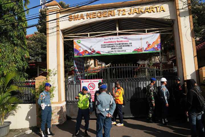 Indonesia: Explosion at Jakarta Mosque Injures Over 50 Worshippers During Friday Prayers