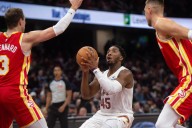 Mitchell anota 37 en la victoria de los Cavaliers 117-109 ante unos Hawks sin Young – Chicago Tribune