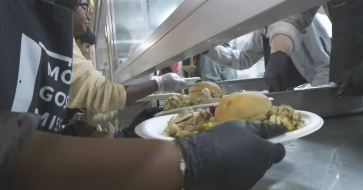 Modesto Gospel Mission hosts its biggest Thanksgiving meal and winter coat giveaway yet