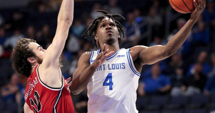 St. Louis U. cleans up its act in second half, blows away Lindenwood 109