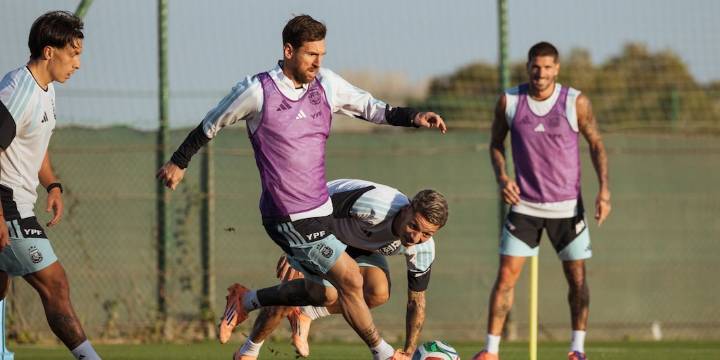 Las novedades en el entrenamiento de la selección argentina: una sorpresa en un 11 titular que tendrá a Lionel Messi