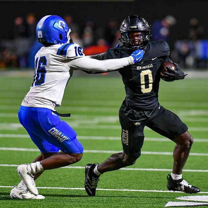 Tigers back in 7A final after late score