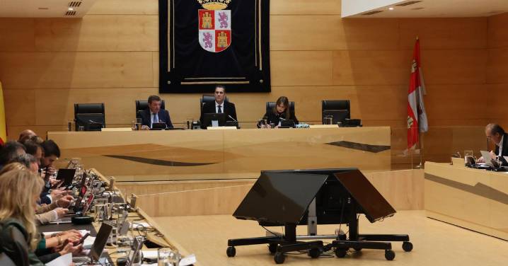 Castilla y León impulsa el retorno de emigrantes y la cooperación exterior en sus cuentas de 2026