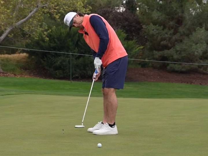 Blue Jays playoff hero Ernie Clement shows off golf skills