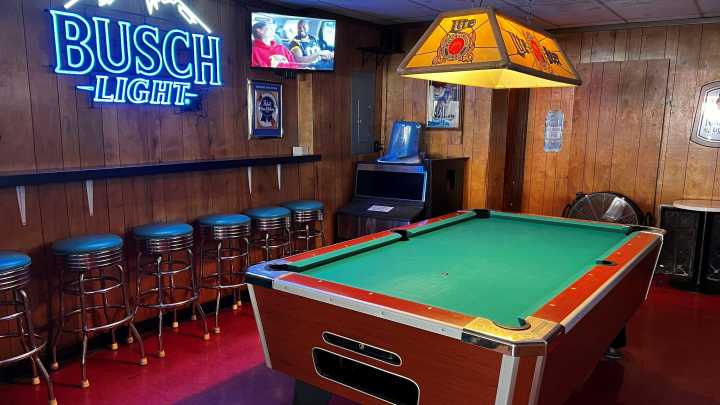 Des Moines’ Alpine Taproom named one of USA TODAY’s best dive bars