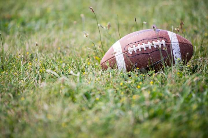 Owosso’s quarterback-turned-receiver named Flint-area Player of the Week after standout game