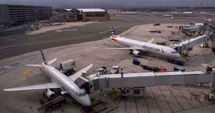 While Trump threatens controllers, US flight cancellations will drag on