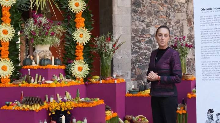 Dedica Sheinbaum ofrenda de Palacio Nacional a las ancestras