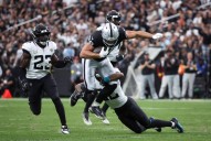 Raiders lose to Jaguars on failed 2-point conversion attempt in overtime