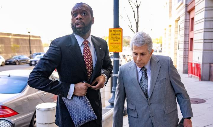 Sentencian a 14 años de prisión a integrante del grupo Fugees, por donativos ilegales a campaña de Obama A