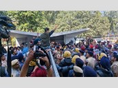 PU: Protesters break open Gate No. 1, enter campus despite heavy police deployment; Watch Video [ FULL VIEW ]