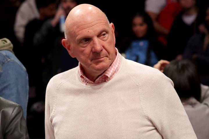 Deadspin | Report: Clippers owner Steve Ballmer added to lawsuit over Kawhi Leonard deal