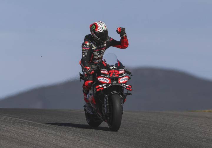 Marco Bezzecchi le gana el duelo a Pedro Acosta por la pole