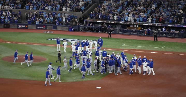 Benches clear in the 4th inning, Blue Jays up 3-1 over Dodgers. Live Game 7 updates here.