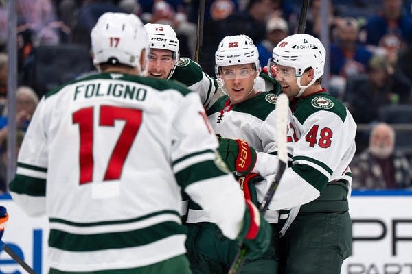 Wild beat Islanders 5-2 for 3rd win in 4 games