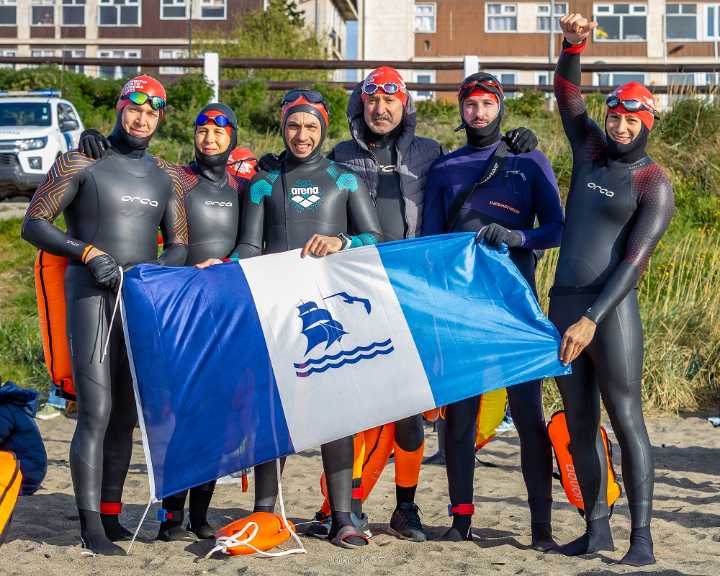 Nadadores de Río Gallegos brillaron en el Desafío del Estrecho de Punta Arenas