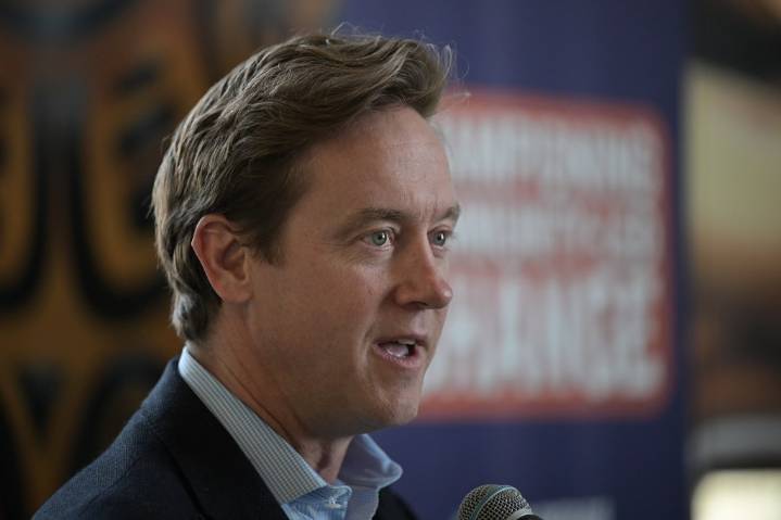 Denver mayor appoints temporary chief of staff while official on leave