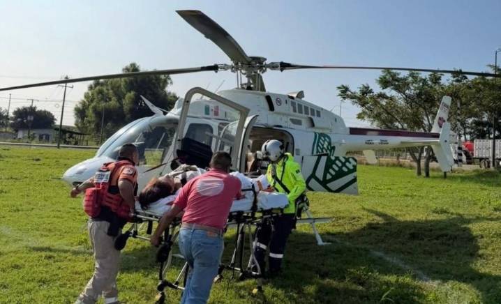 Traslado aéreo salva a joven embarazada en Puebla: recibe atención gratuita