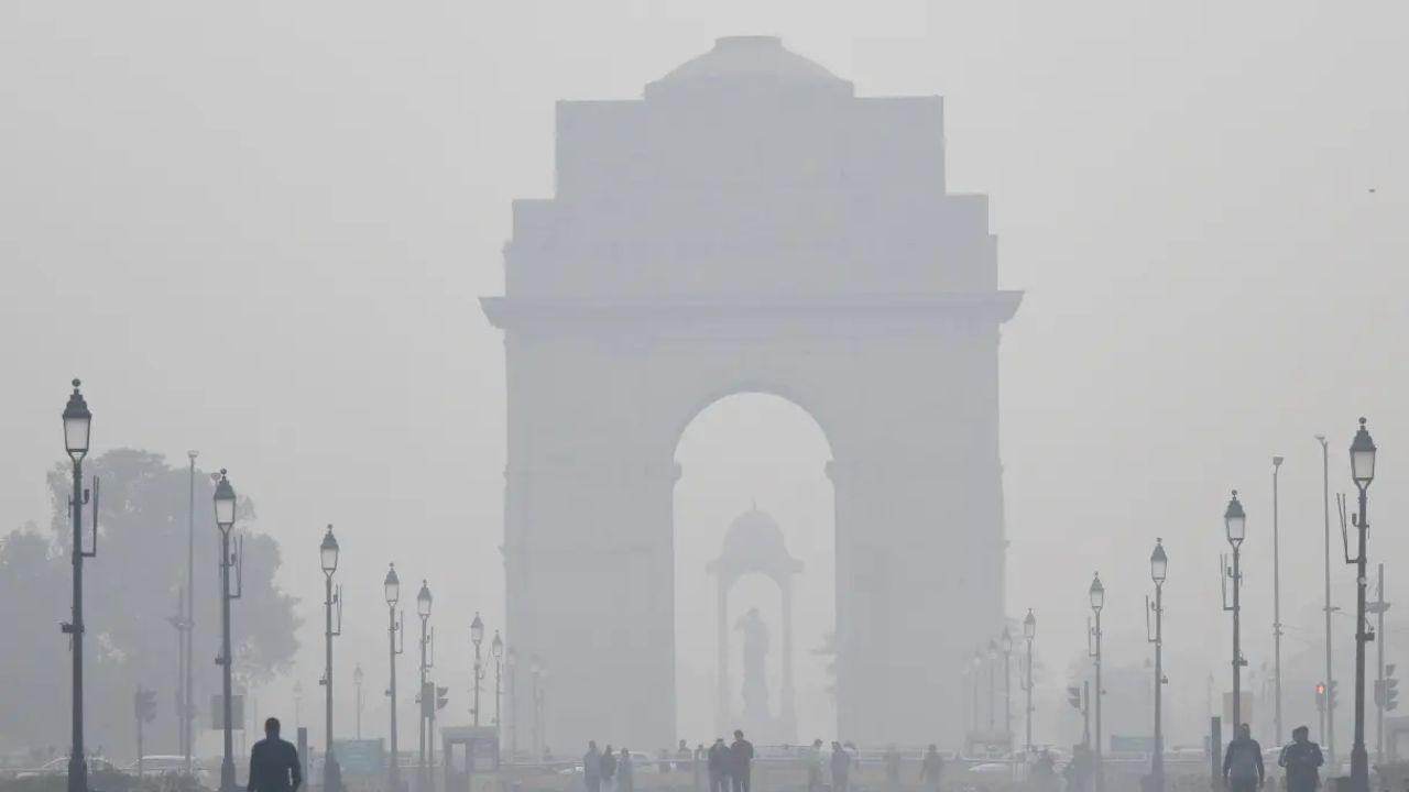 Delhi AQI: Air quality turns 'severe' as AQI reading soars to 435