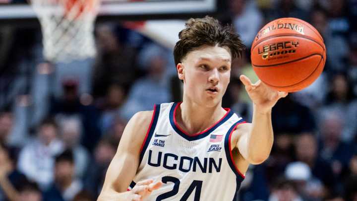 Braylon Mullins injury: Return in UConn basketball win vs Illinois, stats