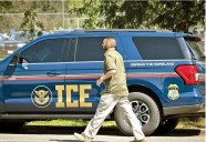 Juez ordena liberar bajo fianza a cientos de migrantes indocumentados en Chicago