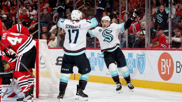 Kraken score 3 unanswered in 3rd, rally past Blackhawks