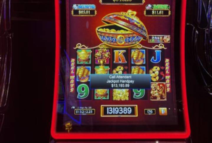 Mass. casino winner: $1.75 slot machine bet ends in jackpot prize