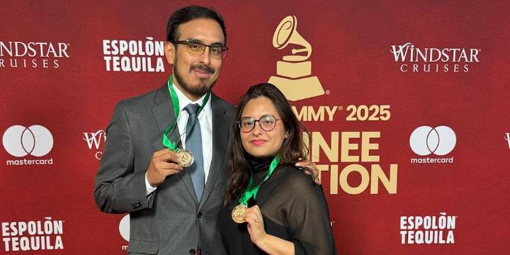 Más peruanos en los Latin Grammy 2025: Daniela y Miguel Tomas fueron nominados por el arte visual del álbum “Por esas trenzas” de Lourdes Carhuas