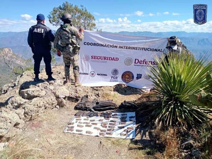 Destruye Célula BOII campamento y aseguran cartuchos y equipo táctico en Moris