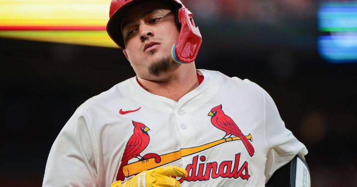 Cardinals elect to non-tender lefty John King, catcher Yohel Pozo; they're free agents