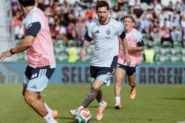 La formación de Argentina vs. Angola, por un amistoso