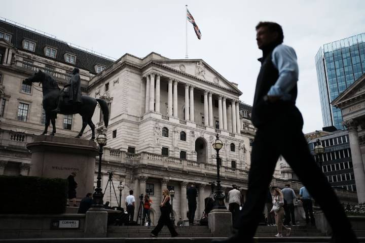 Bank of England leaves interest rates on hold at 4%