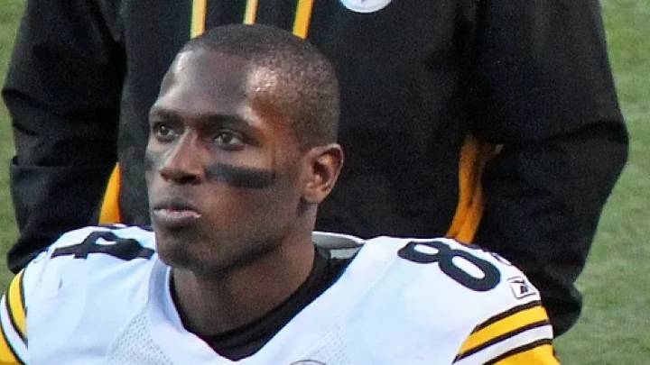 La exestrella de la NFL Antonio Brown fue extraditado a EEUU para enfrentar cargos por intento de asesinato