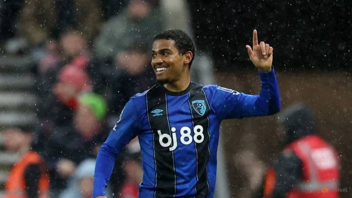 Sunderland break into top four with 3-2 comeback win over Bournemouth